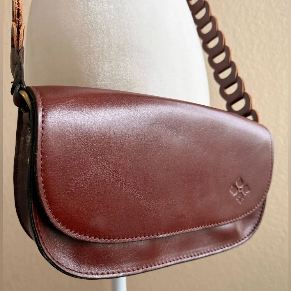 Patricia Nash Chelsea Leather Chain-Link Crossbody Bag – Brown